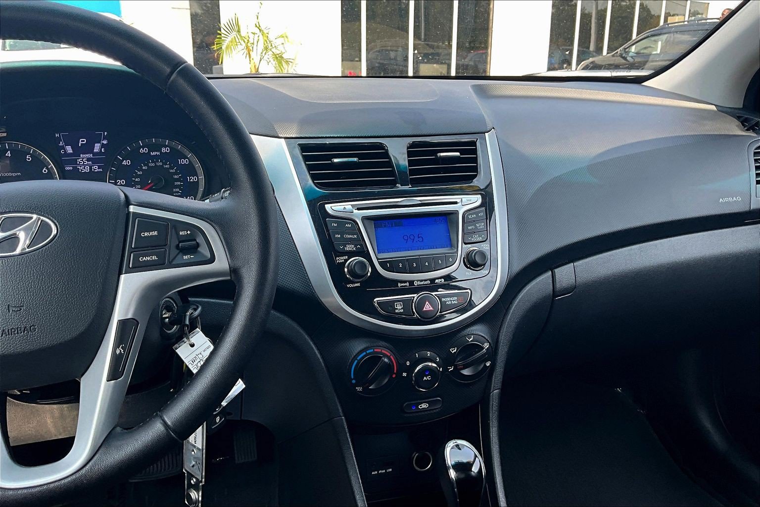 Used 2013 Hyundai Accent SE FWD image 6