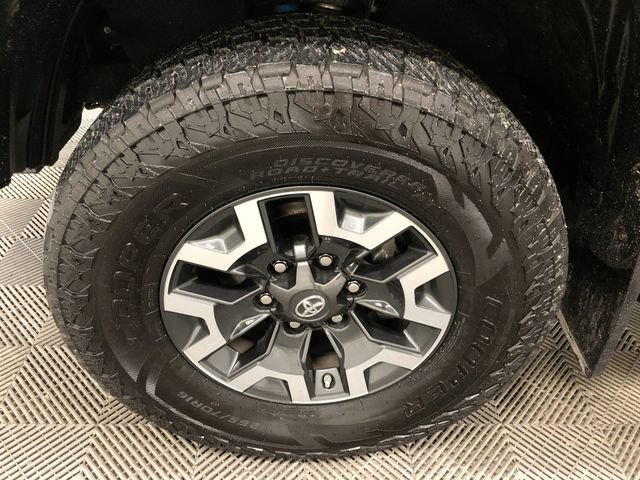 Used 2020 Toyota Tacoma TRD Off-Road w/ TRD Premium Off Road Package AWD/4WD image 30