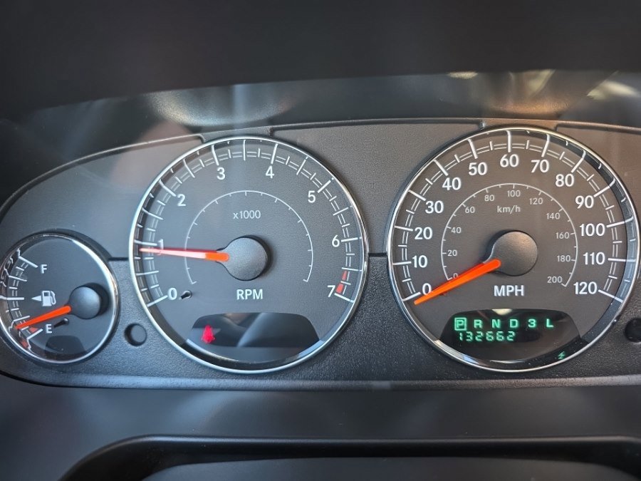 Used 2006 Chrysler Sebring Convertible image 12