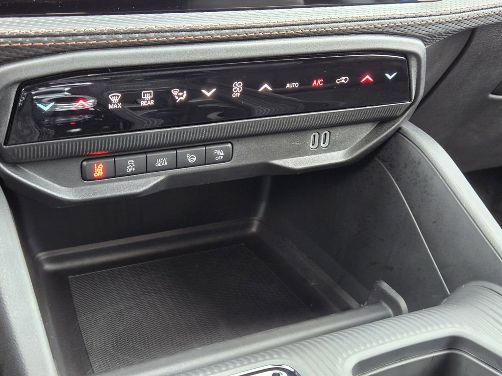 New 2026 Jeep Cherokee Overland w/ Trailer Tow Group image 11