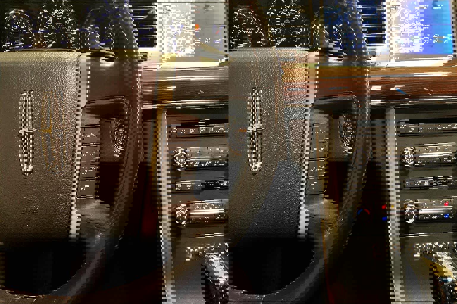 Used 2012 Lincoln MKS image 23