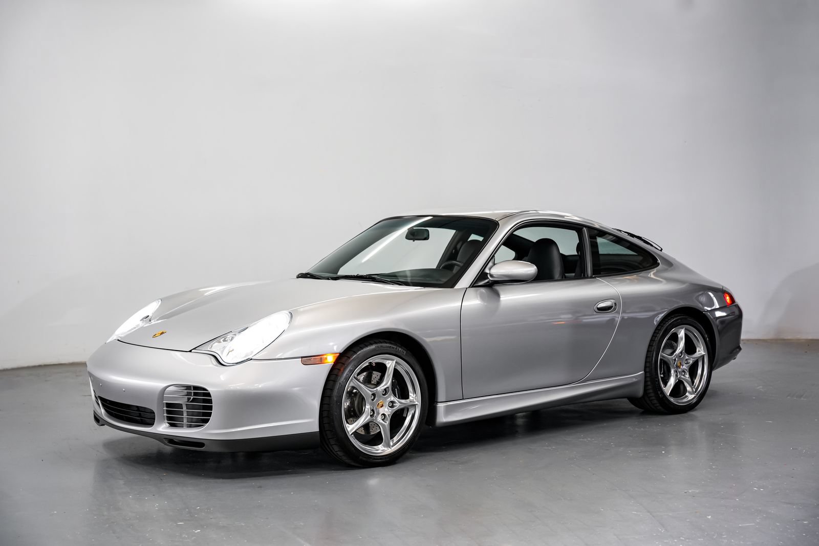 Used 2004 Porsche 911 Carrera RWD image 6