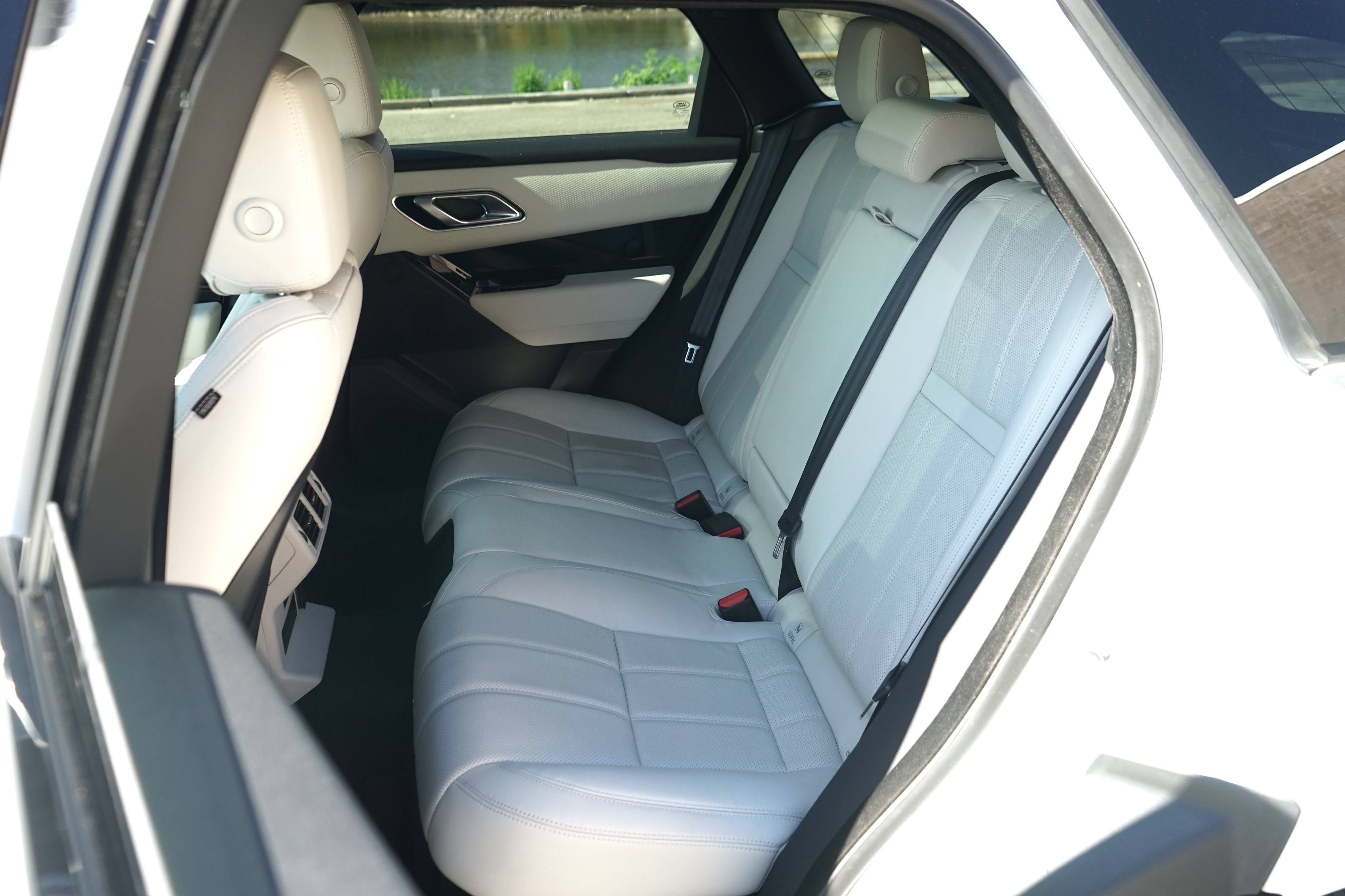 Used 2023 Land Rover Range Rover Velar R-Dynamic S AWD/4WD image 34