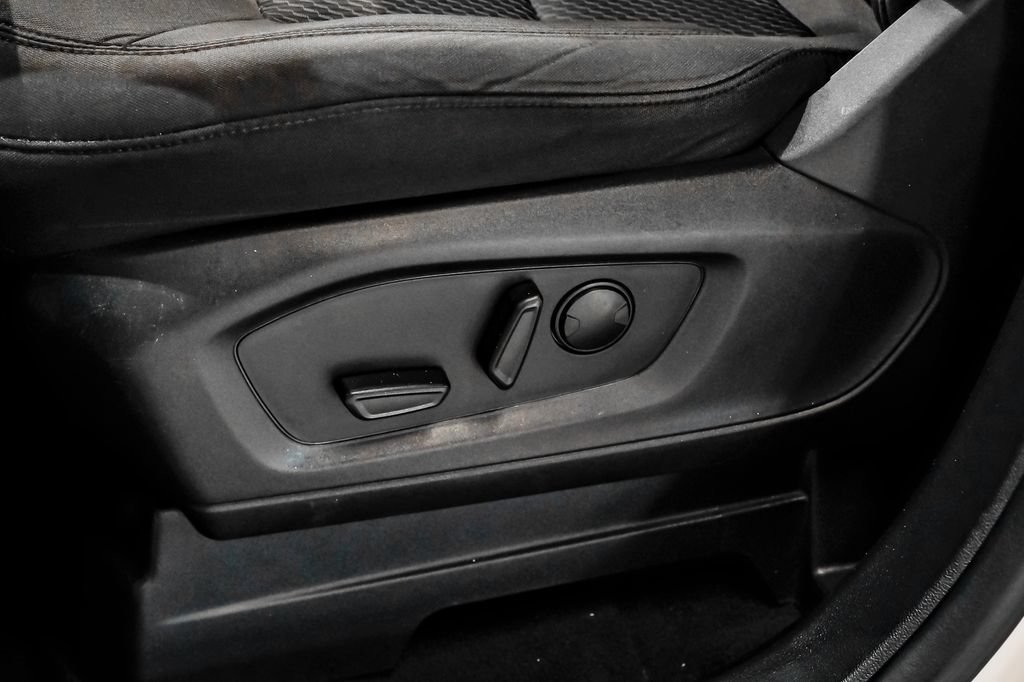 Used 2023 Ford Explorer XLT RWD image 29