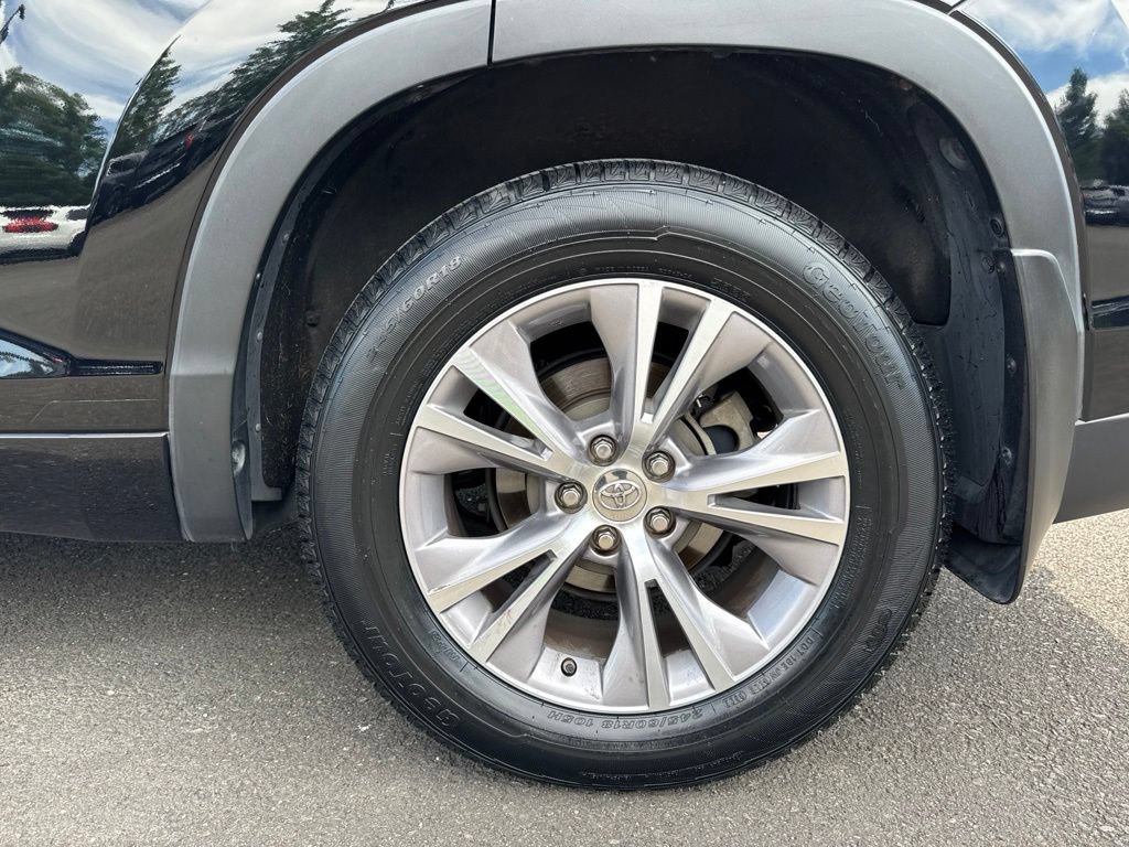 Used 2015 Toyota Highlander XLE AWD/4WD image 28