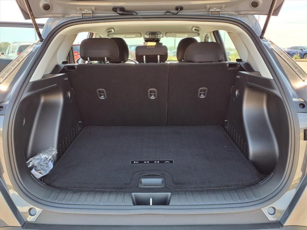 Used 2025 Hyundai Kona SE image 27