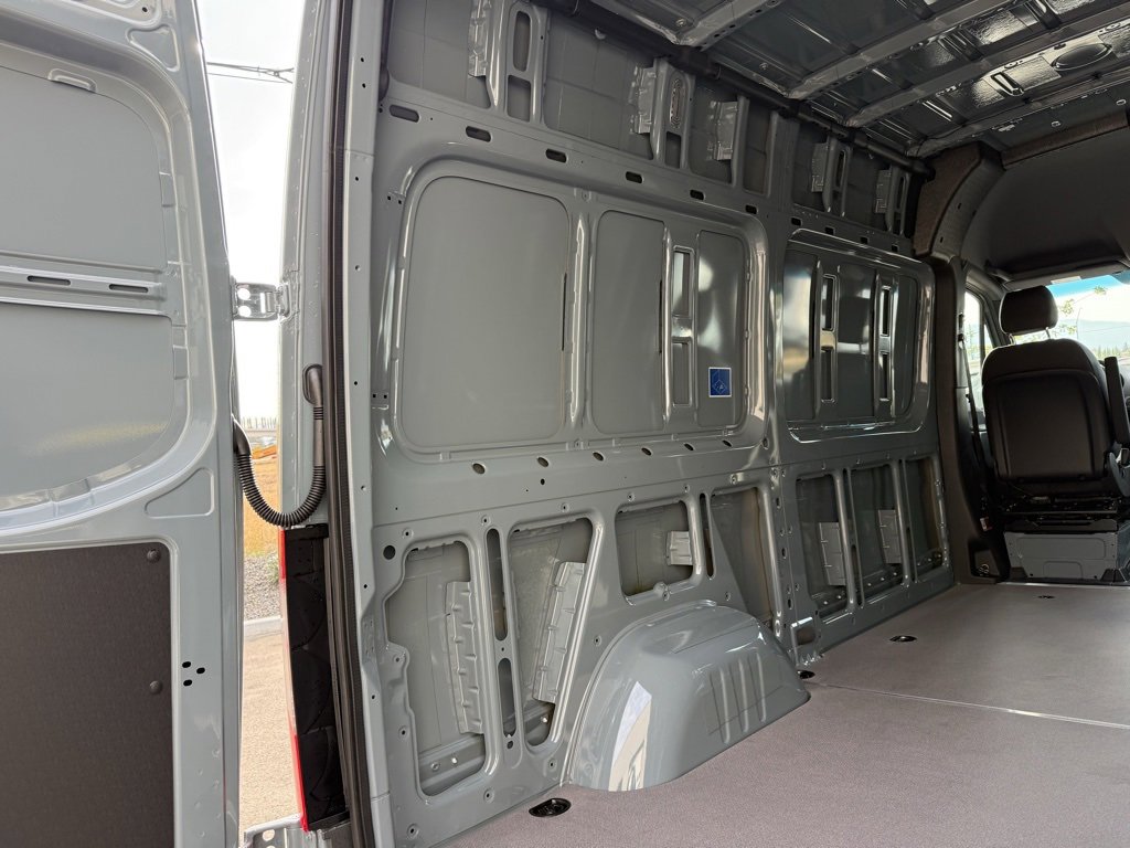 New 2025 Mercedes-Benz Sprinter 2500 image 10