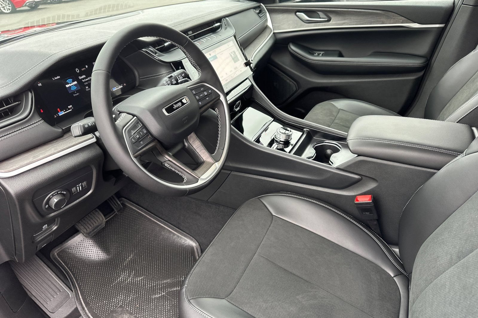 New 2026 Jeep Grand Cherokee Altitude AWD/4WD image 10