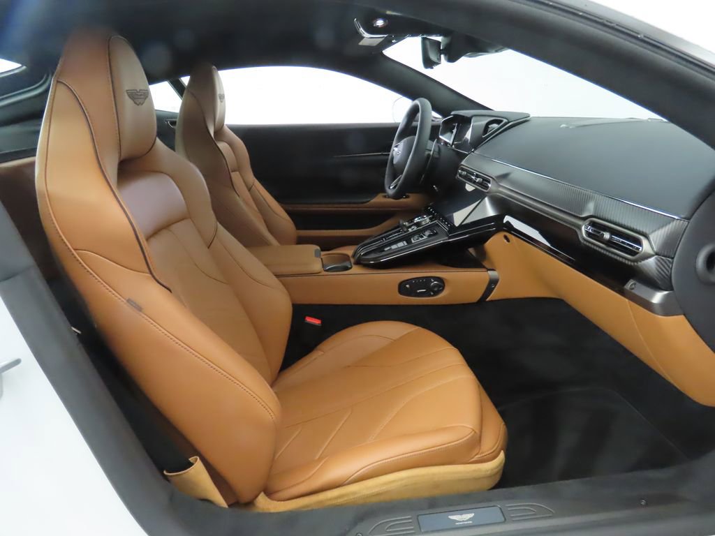 Used 2025 Aston Martin V8 Vantage Coupe image 22