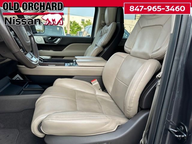 Used 2022 Lincoln Navigator Reserve image 12