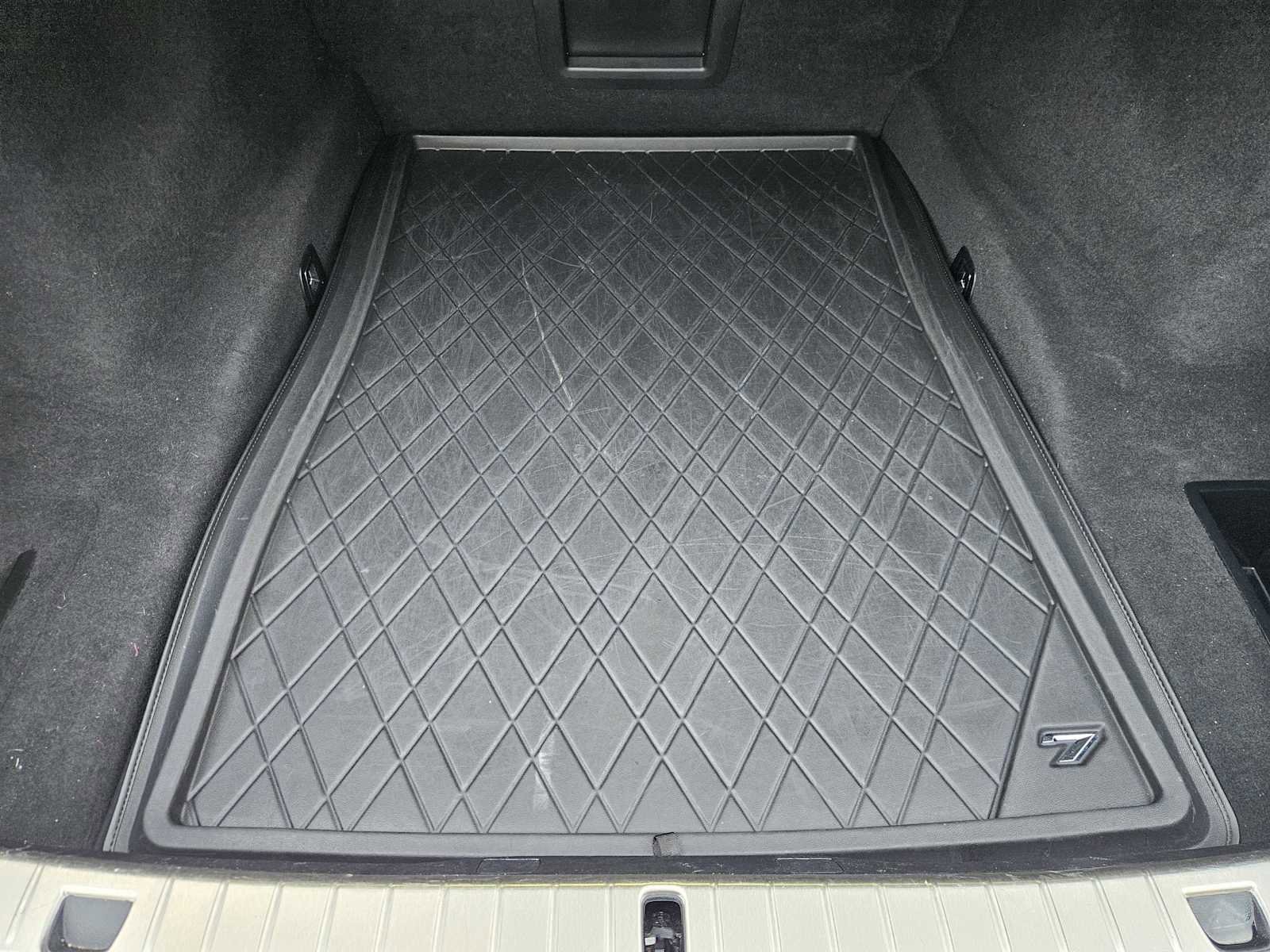 Used 2020 BMW 740i w/ Premium Package image 30