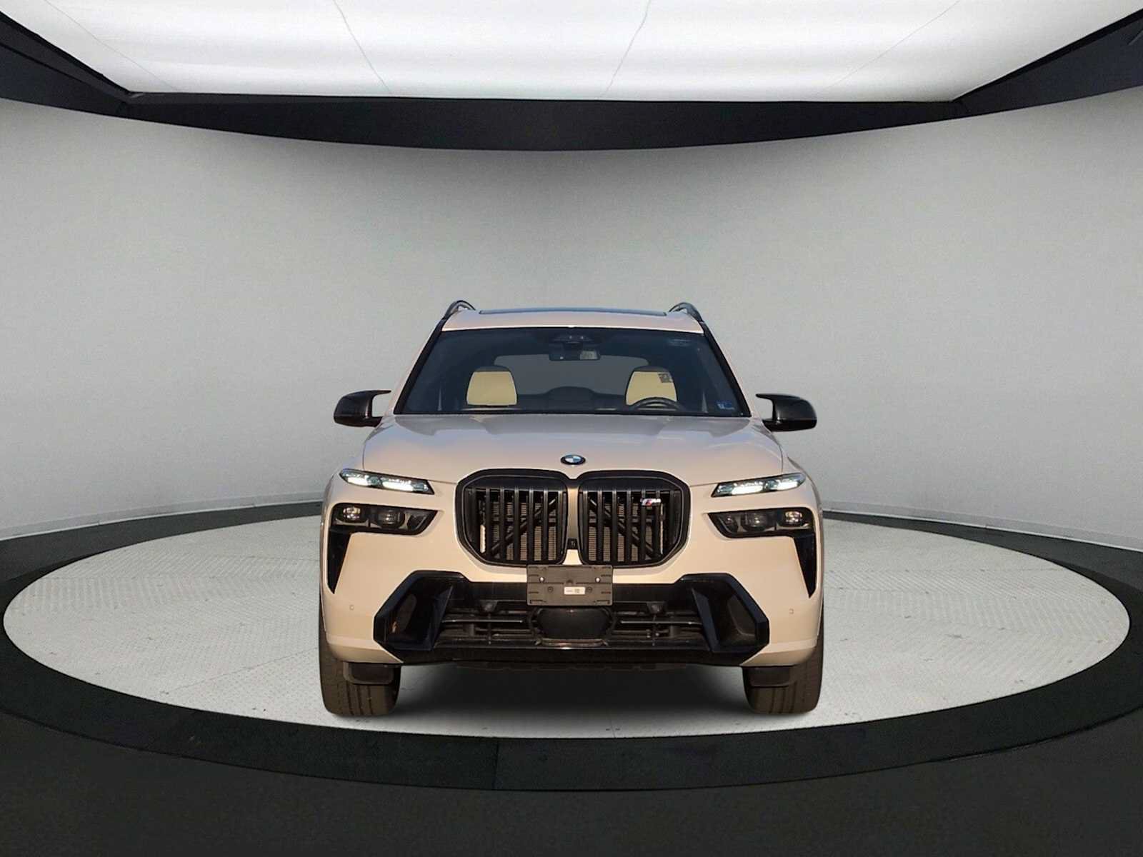 Used 2024 BMW X7 M60i w/ Executive Package AWD/4WD image 3