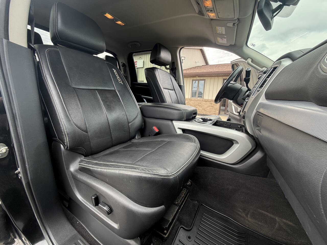 Used 2016 Nissan Titan PRO-4X AWD/4WD image 15