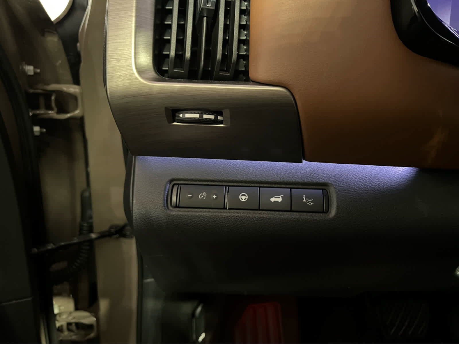 Used 2023 Nissan Pathfinder Platinum image 18