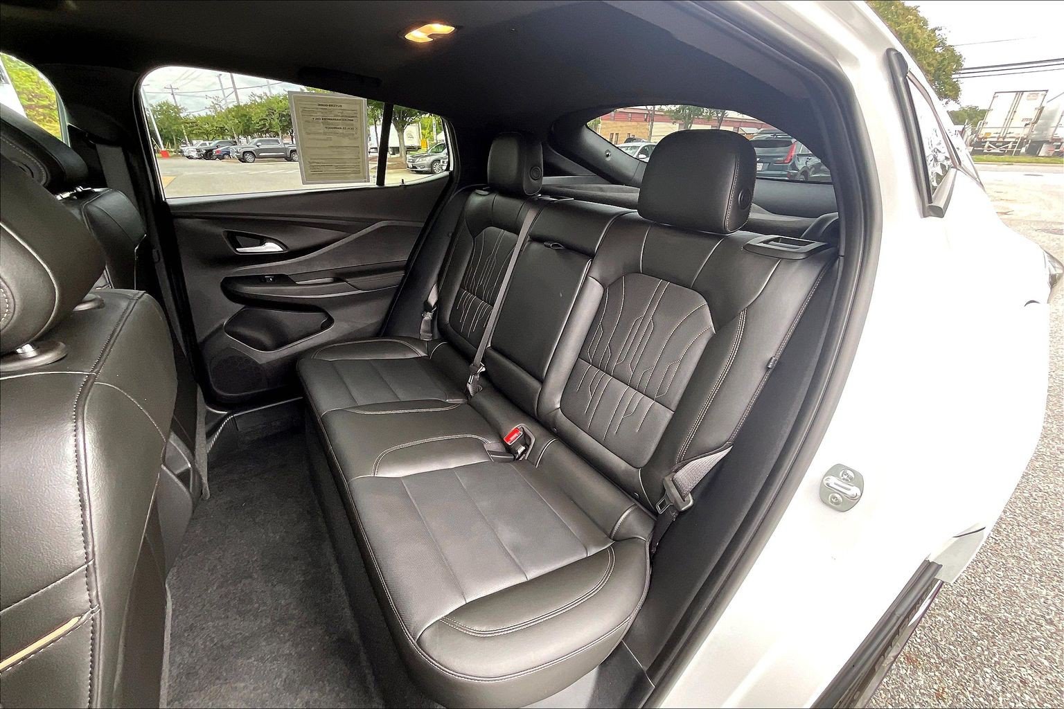 Used 2025 Buick Envista Avenir FWD image 31