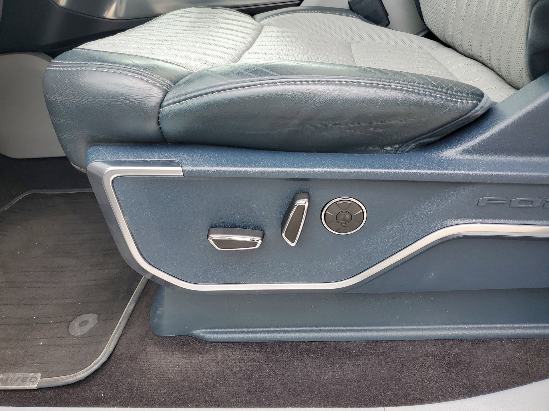 Used 2021 Ford F150 Limited image 16