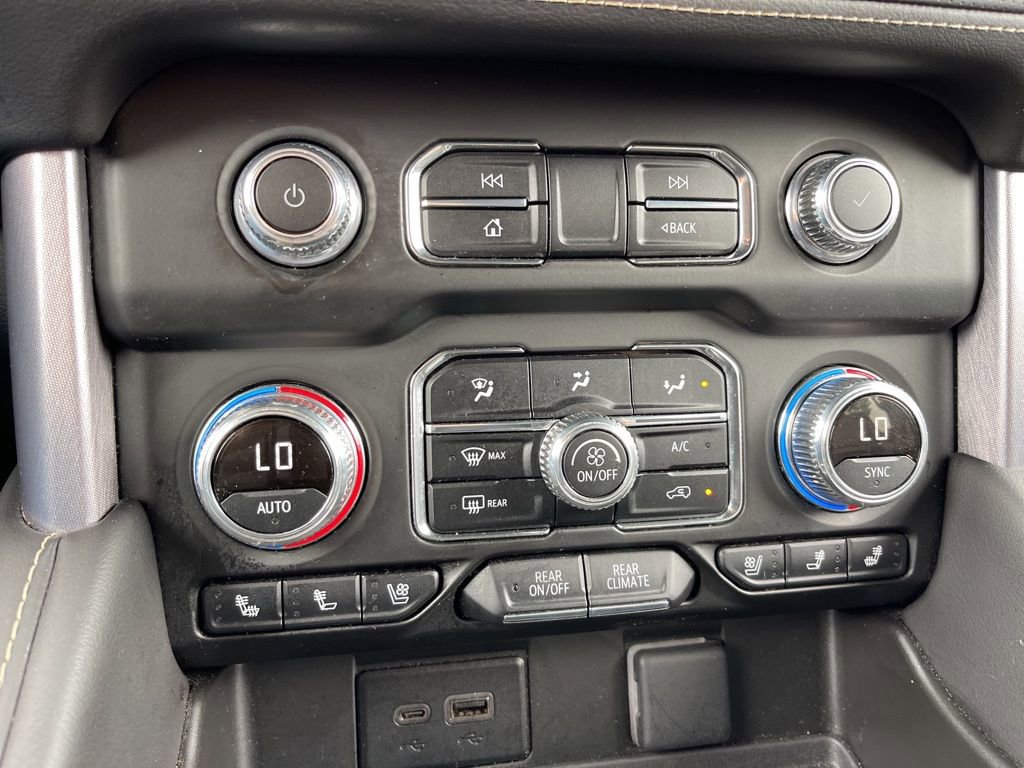Used 2024 GMC Yukon SLT image 12