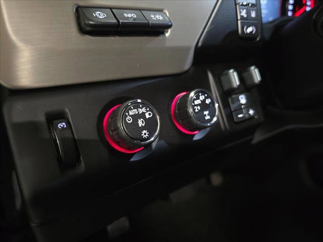 Used 2015 GMC Yukon XL Denali w/ Premium Package AWD/4WD image 28