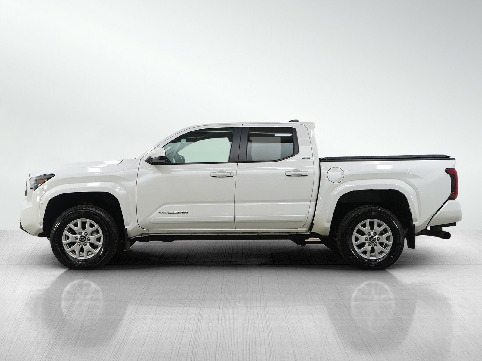 Used 2024 Toyota Tacoma SR5 image 2