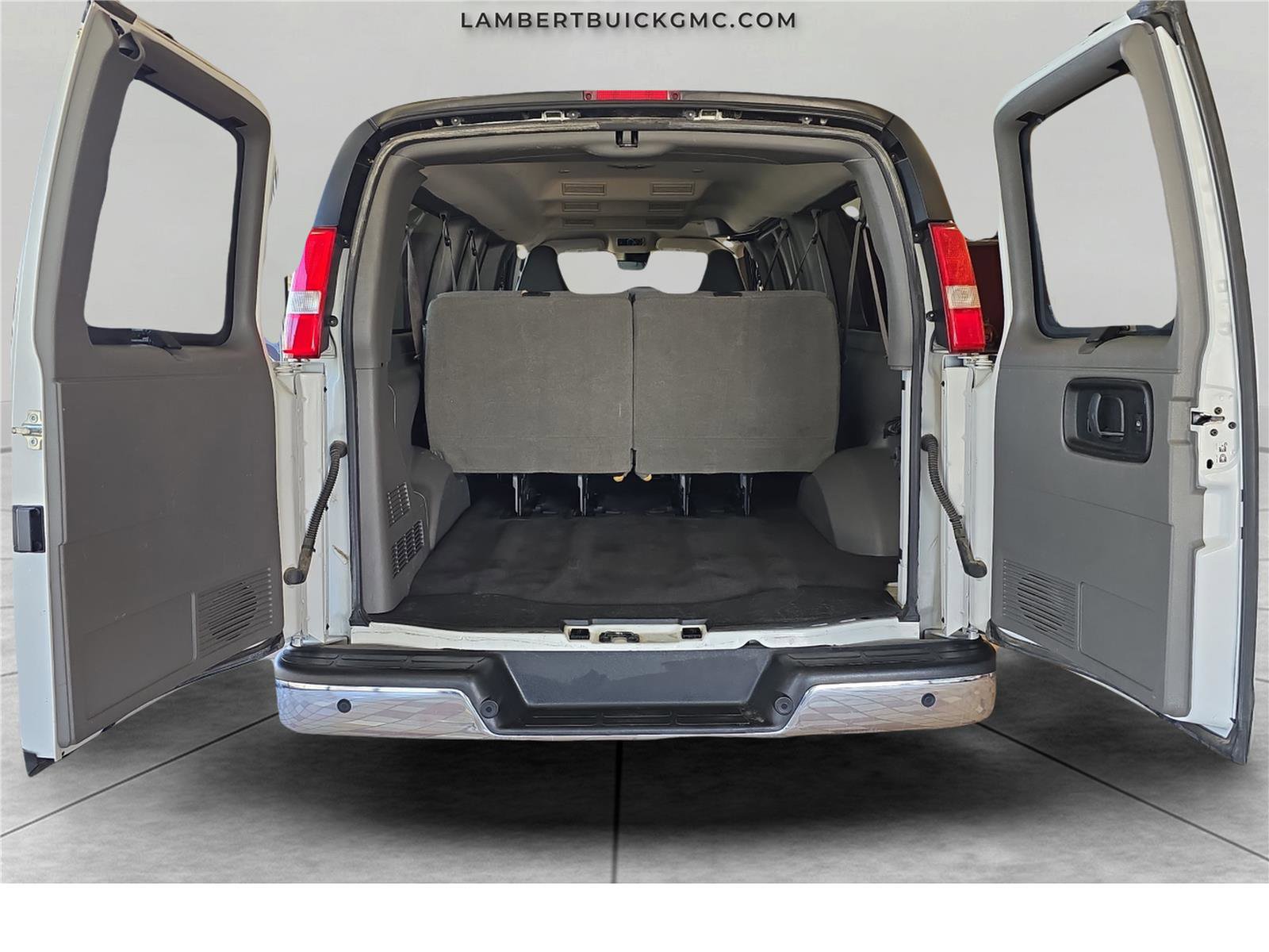 Used 2023 Chevrolet Express 3500 LT w/ LT Preferred Equipment Group image 29