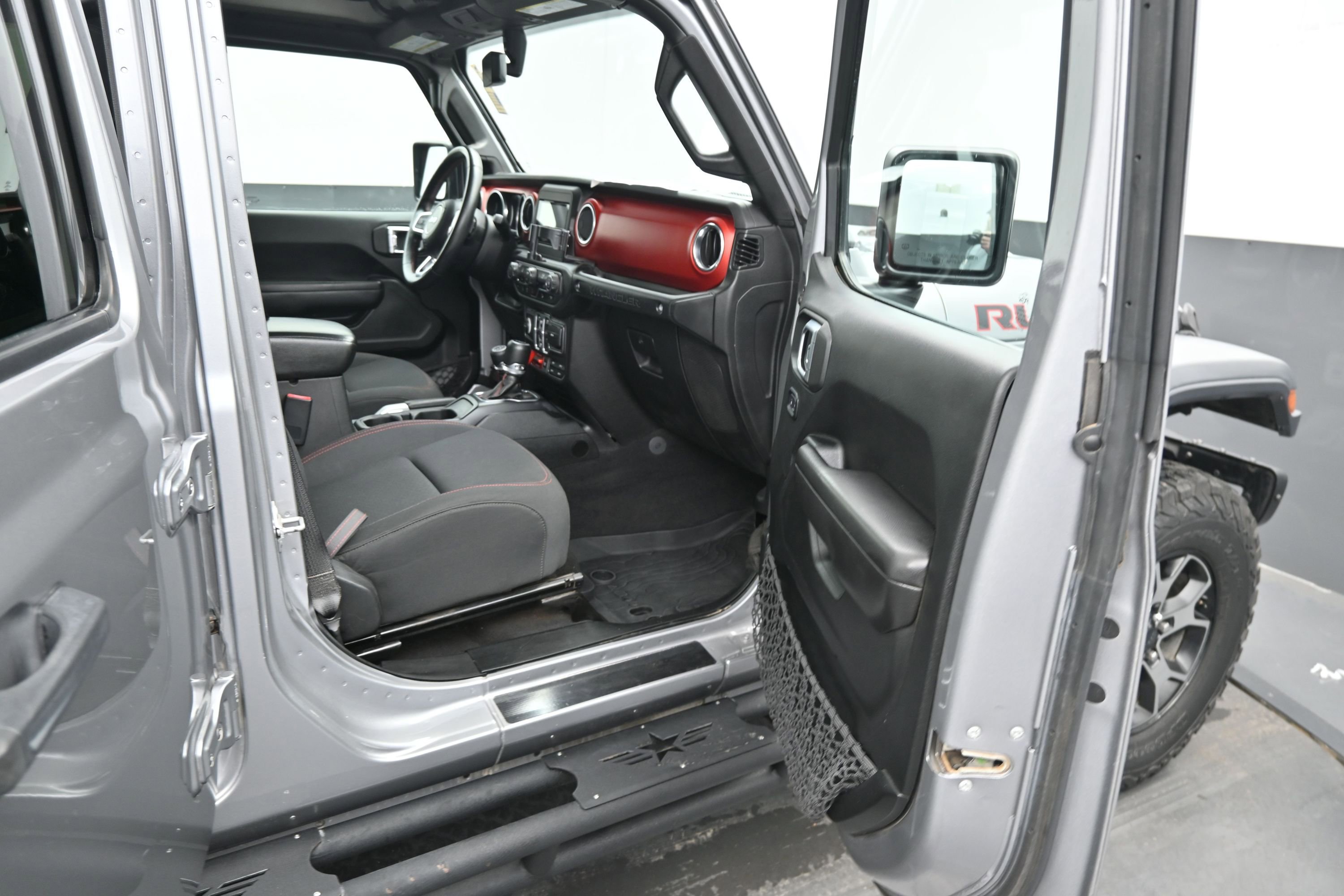 Used 2018 Jeep Wrangler Unlimited Rubicon AWD/4WD image 11