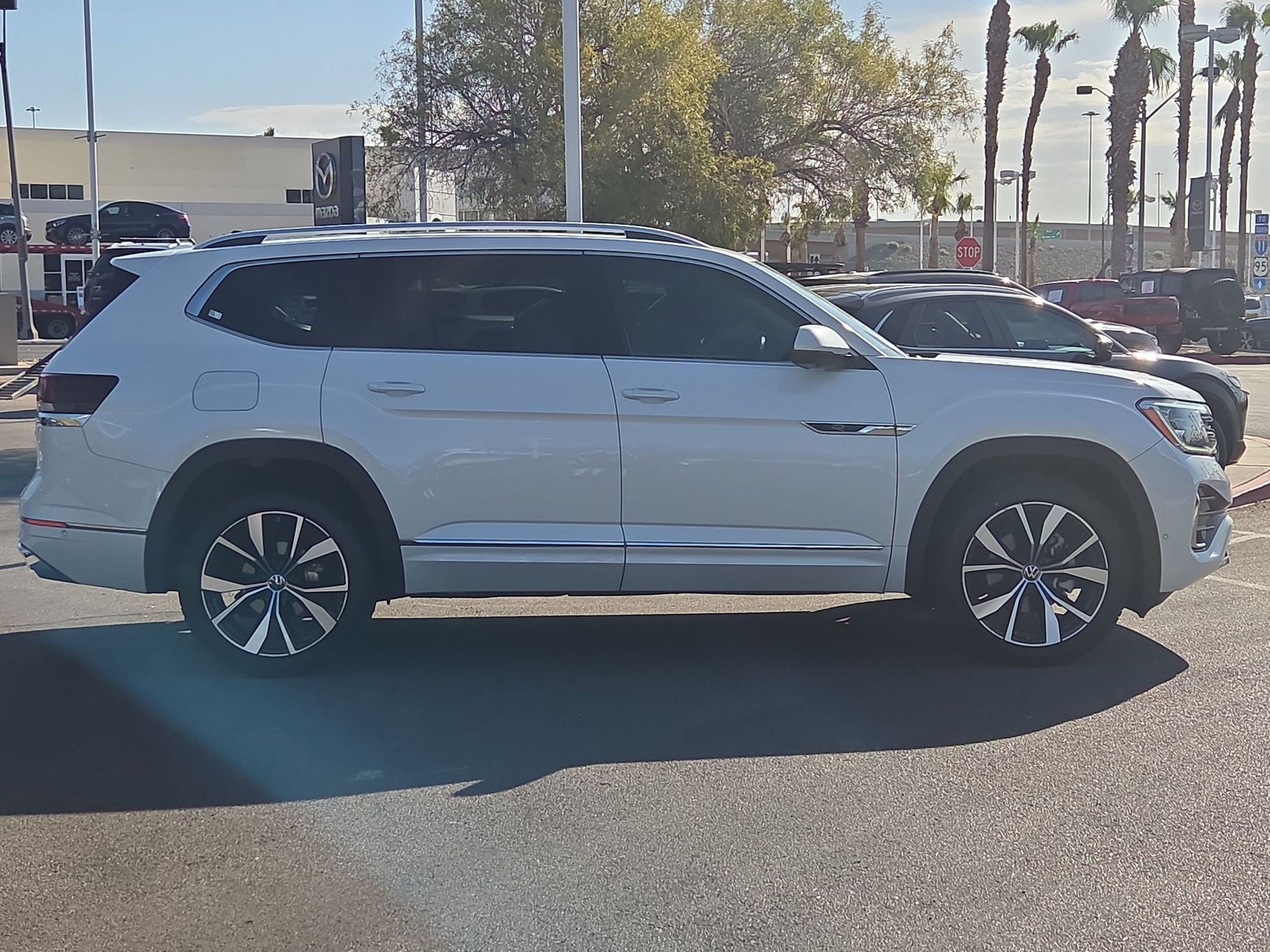 Used 2024 Volkswagen Atlas SEL Premium R-Line AWD/4WD image 6