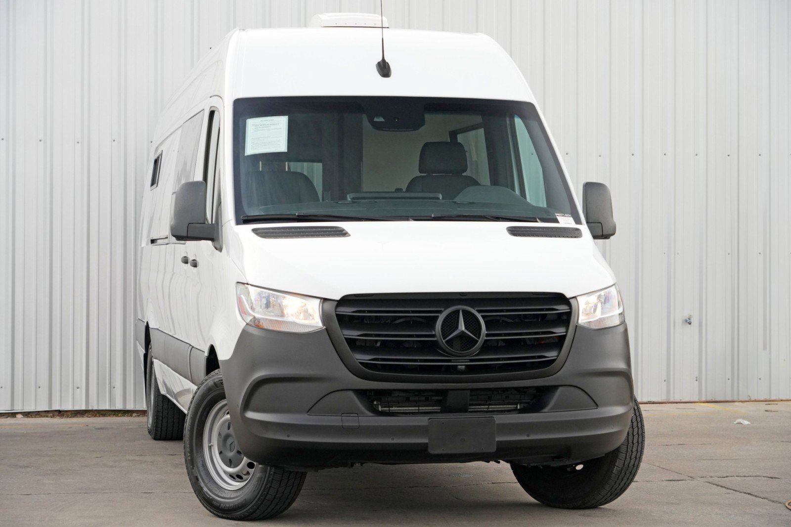 Used 2021 Mercedes-Benz Sprinter 2500 w/ Premium Plus Package image 4