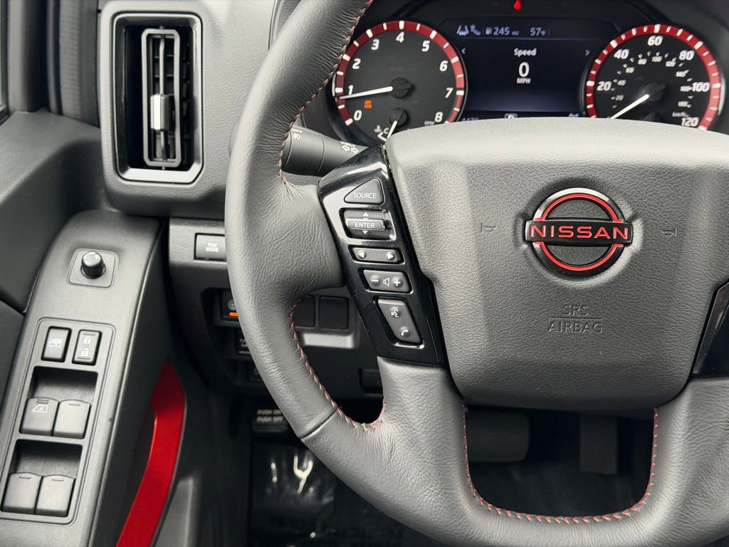 Used 2025 Nissan Frontier PRO-4X image 28
