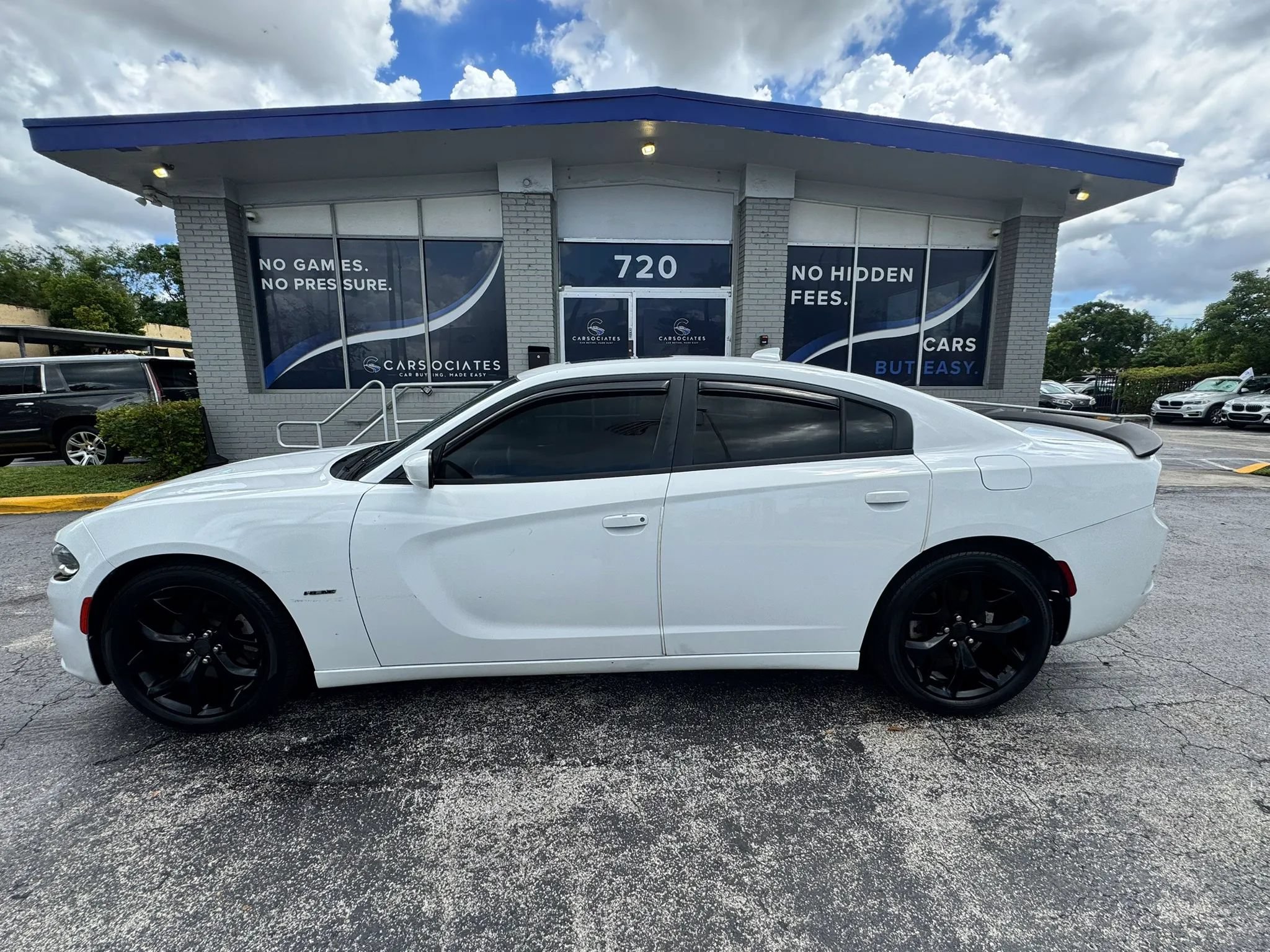 Used 2015 Dodge Charger R/T w/ Plus Group RWD image 8
