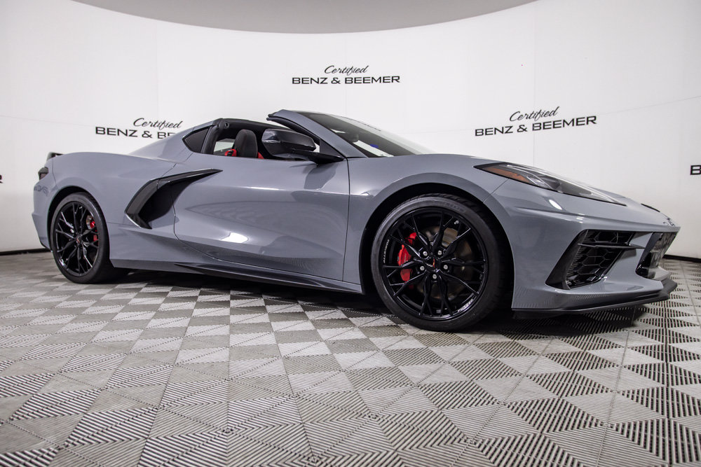 Used 2024 Chevrolet Corvette Stingray Preferred Cpe w/ Z51 Performance Package RWD image 3