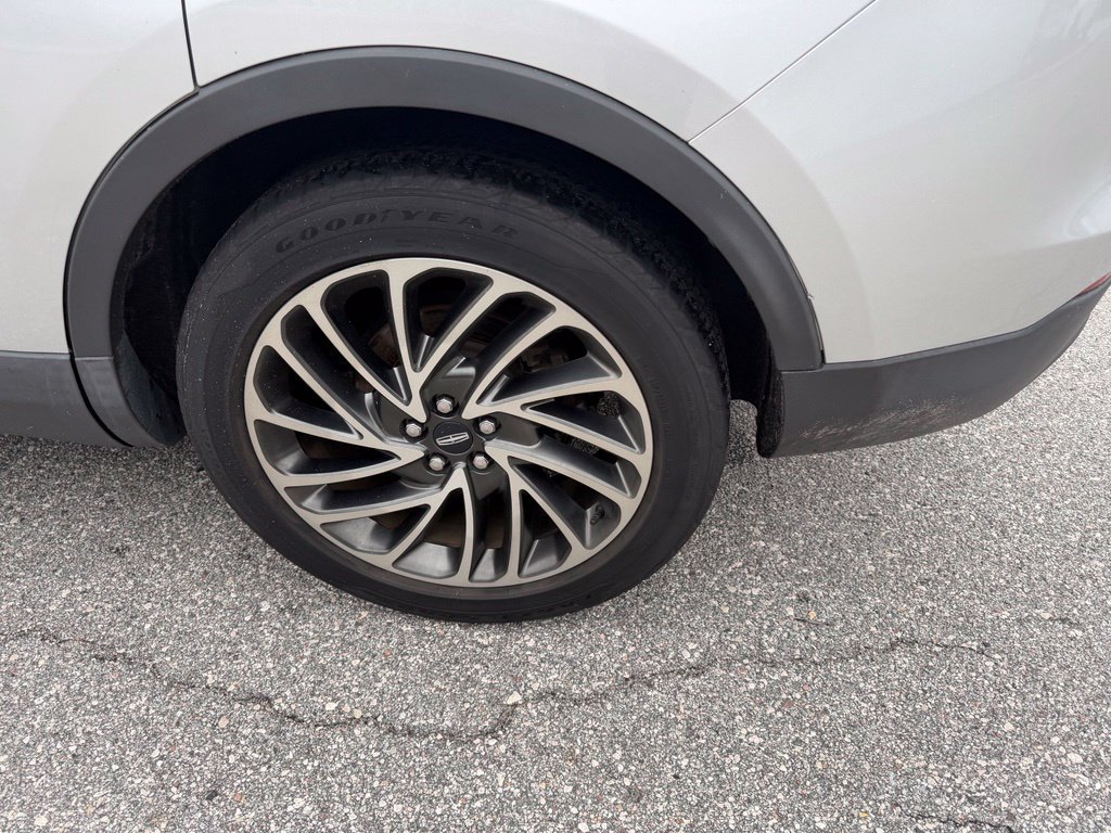 Used 2019 Lincoln Nautilus Reserve FWD image 7