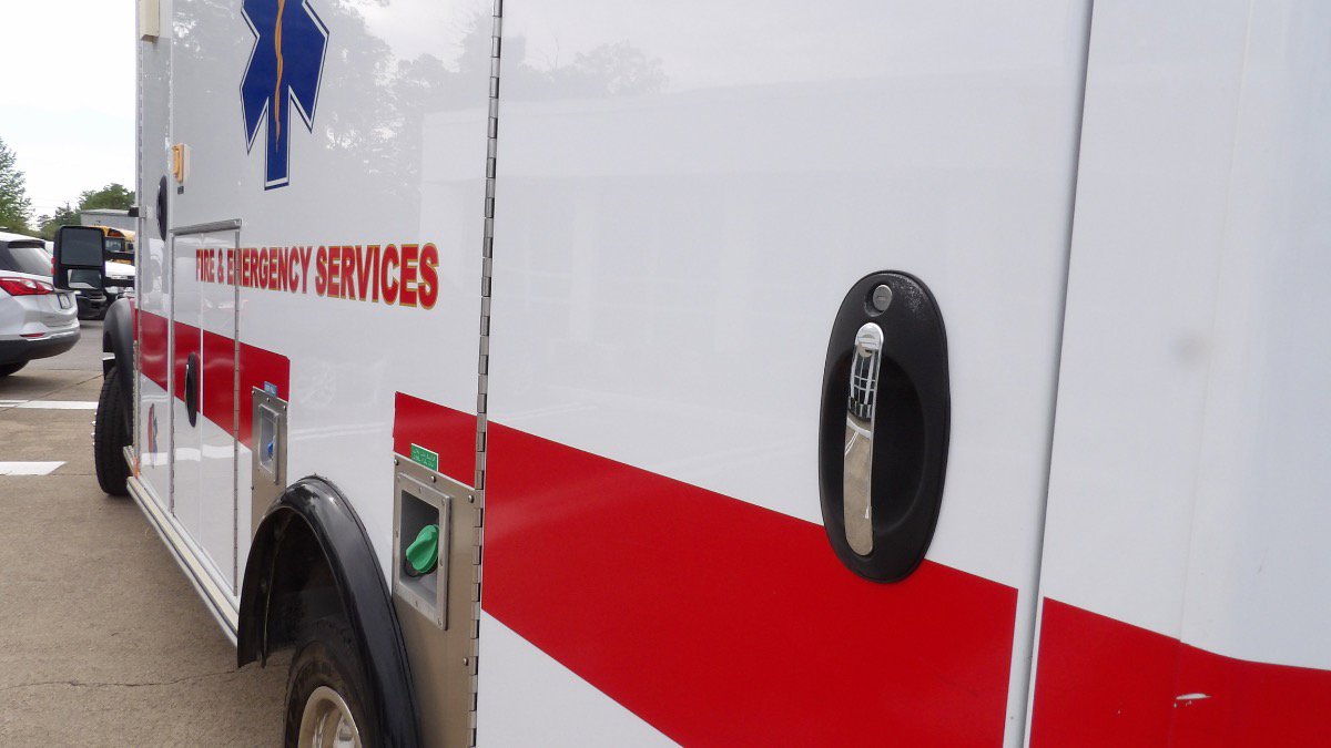 Used 2013 Ford F450 XLT w/ Ambulance Preparation Pkg RWD image 9