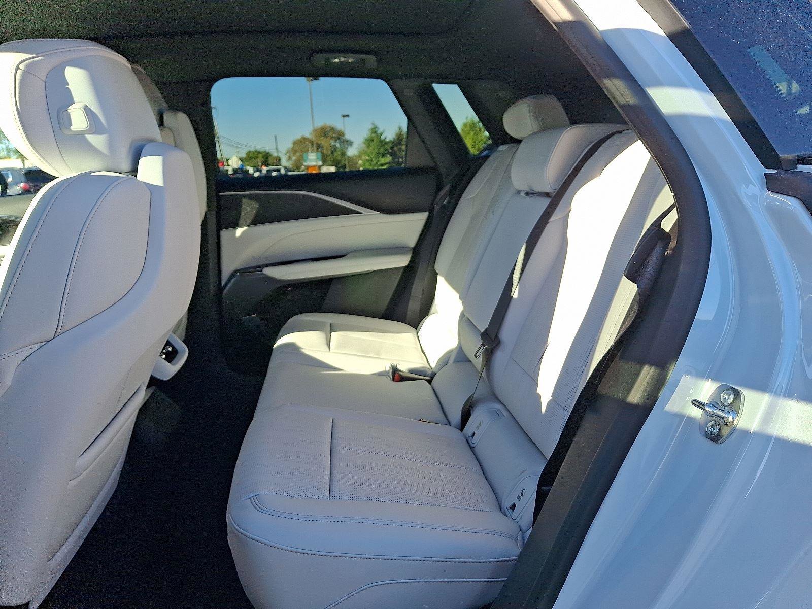 New 2026 Cadillac Lyriq Luxury image 6