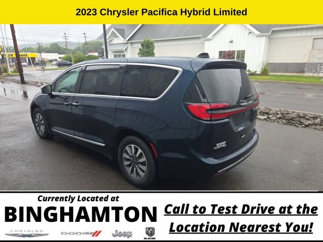 Used 2023 Chrysler Pacifica Limited FWD image 7
