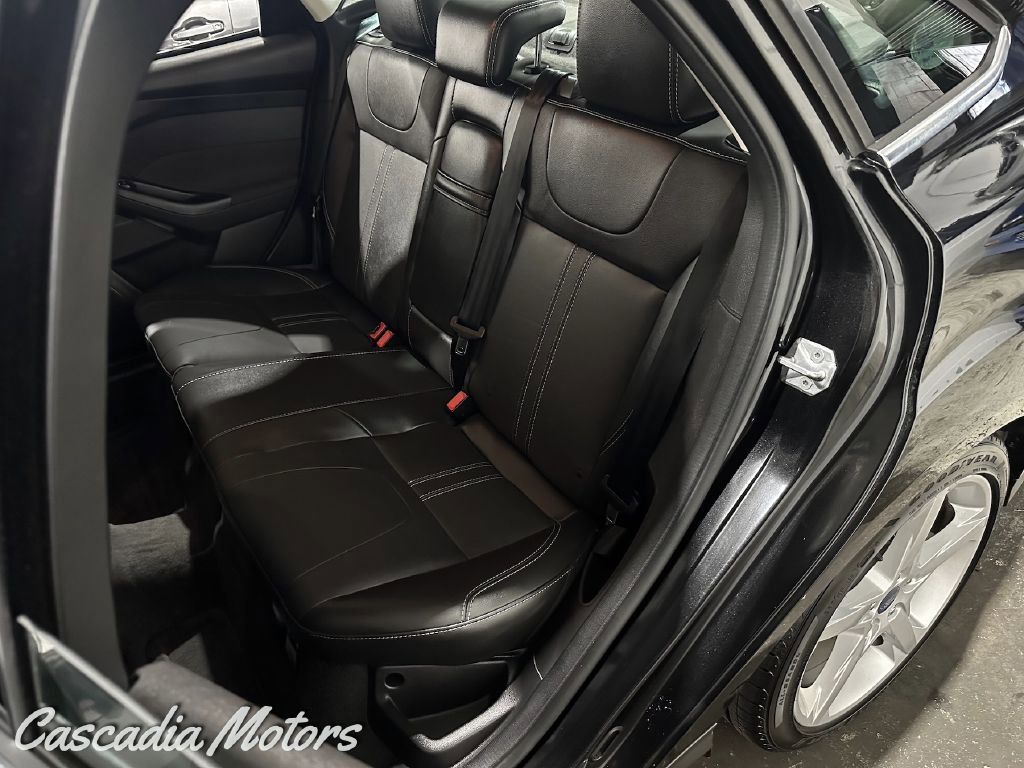 Used 2013 Ford Focus Titanium w/ Titanium Handling Pkg image 9