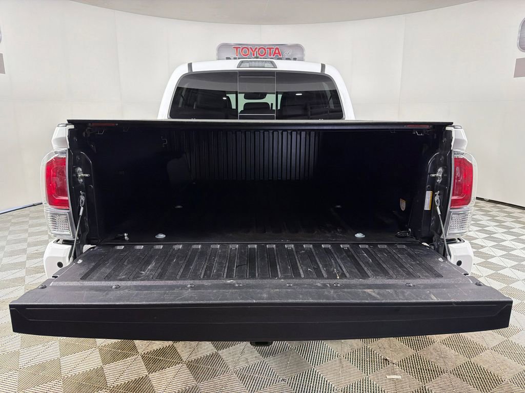 Used 2020 Toyota Tacoma TRD Off-Road w/ Technology Package image 18