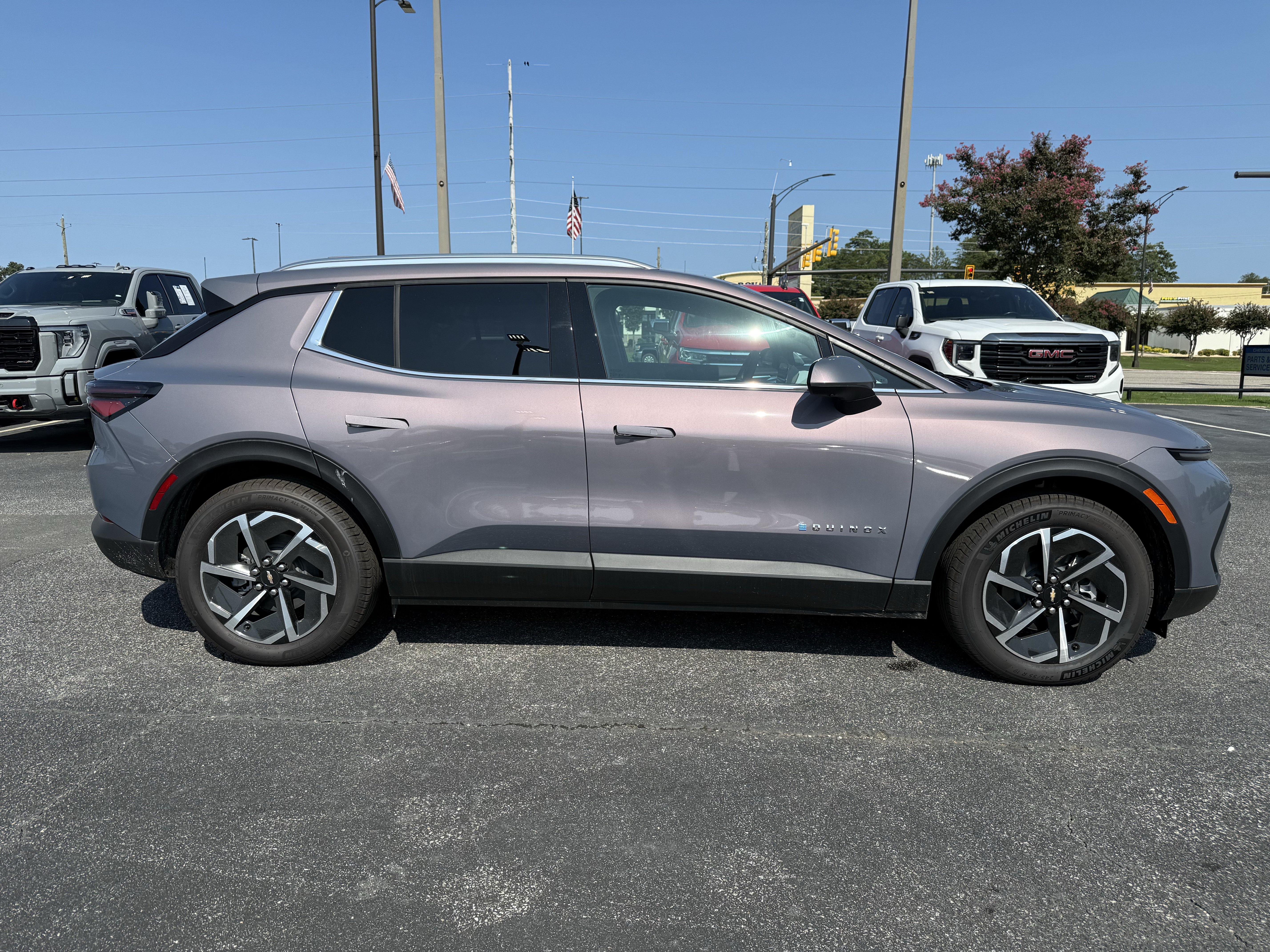 New 2026 Chevrolet Equinox EV LT FWD image 11