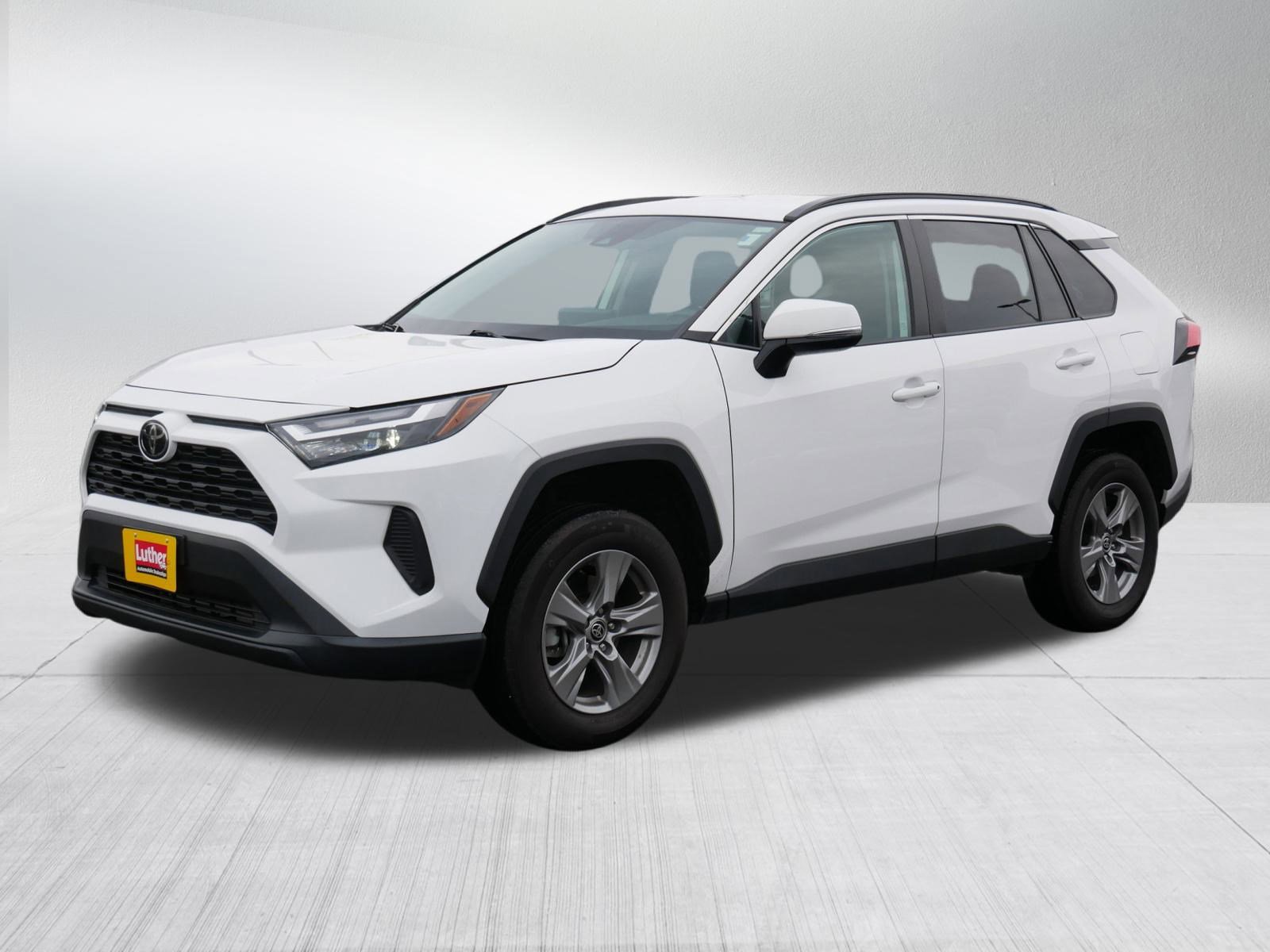 Used 2024 Toyota RAV4 XLE AWD/4WD image 3