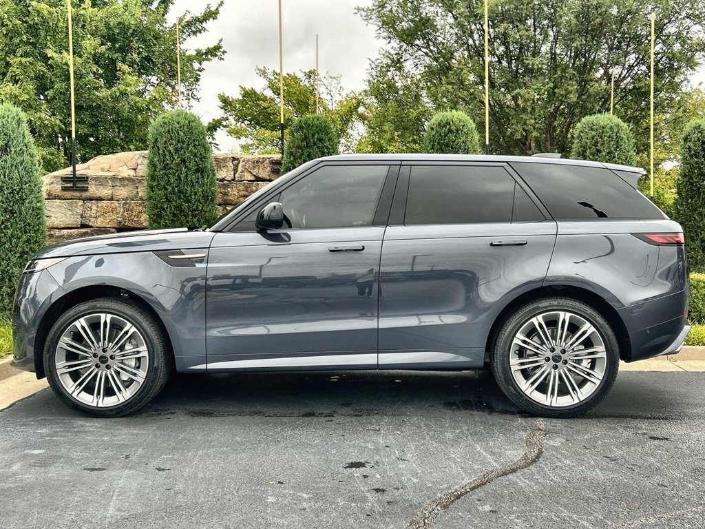 Certified 2026 Land Rover Range Rover Sport Dynamic SE AWD/4WD image 2