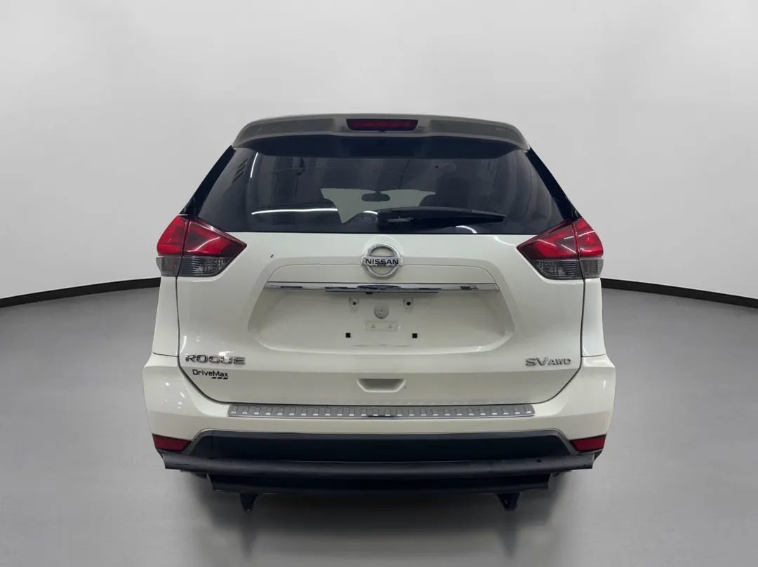 Used 2017 Nissan Rogue SV w/ Midnight Edition Package image 8