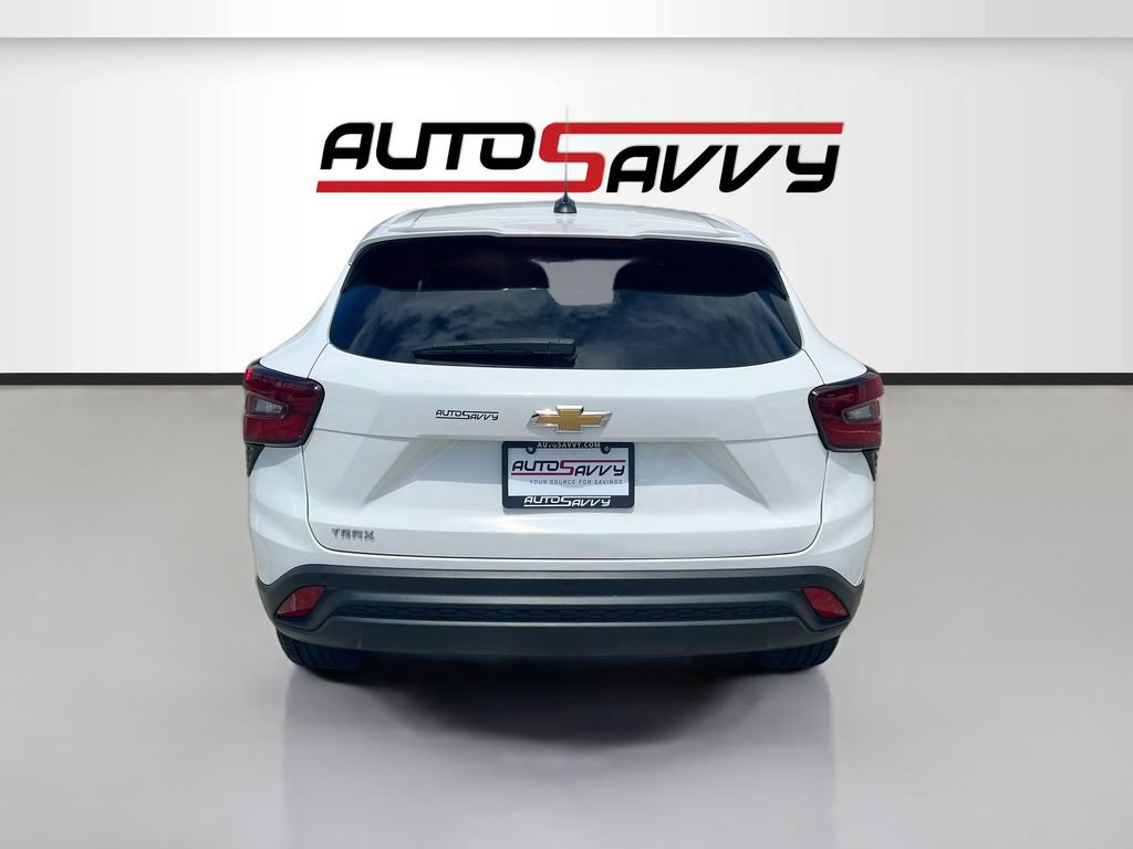 Used 2025 Chevrolet Trax LS w/ Driver Confidence Package FWD image 6