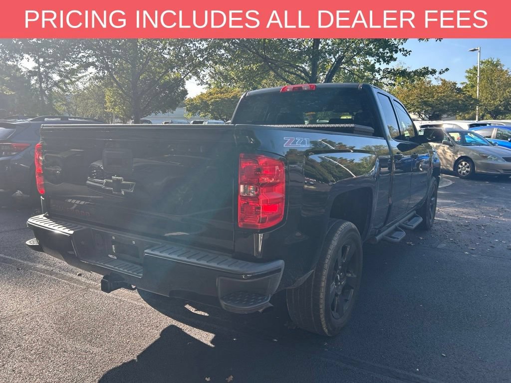 Used 2017 Chevrolet Silverado 1500 LT w/ Redline Edition AWD/4WD image 8