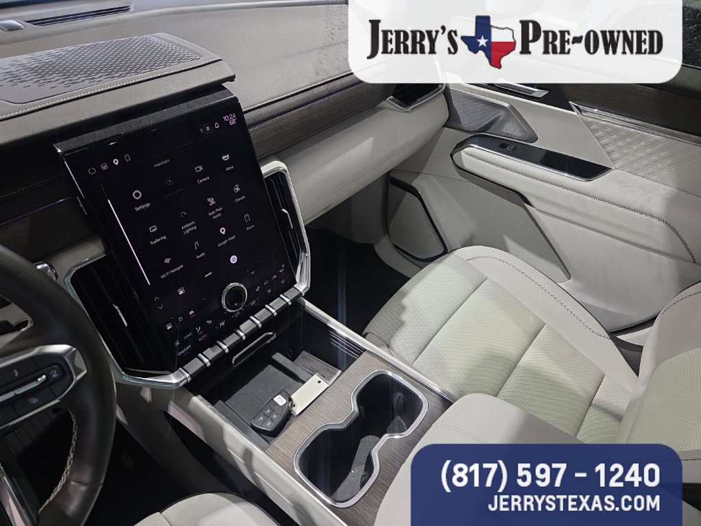 Used 2024 GMC Acadia Denali w/ Super Cruise Package FWD image 12