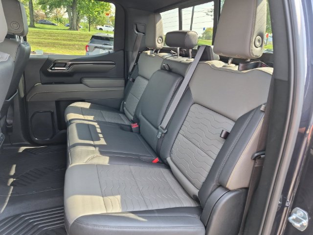 Used 2023 Chevrolet Silverado 1500 ZR2 w/ Technology Package AWD/4WD image 28