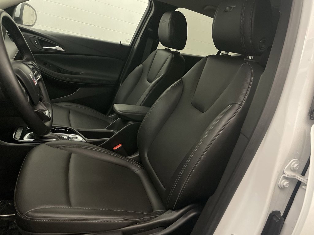 Used 2024 Buick Encore GX Sport Touring image 12