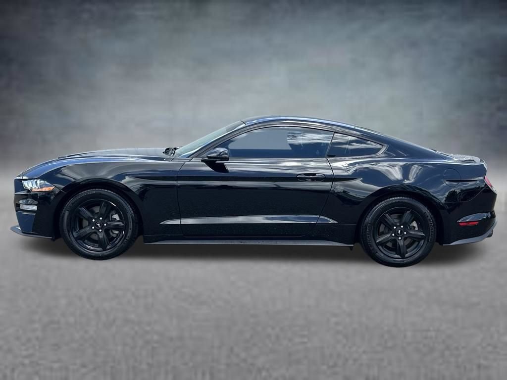 Used 2018 Ford Mustang Coupe RWD image 3