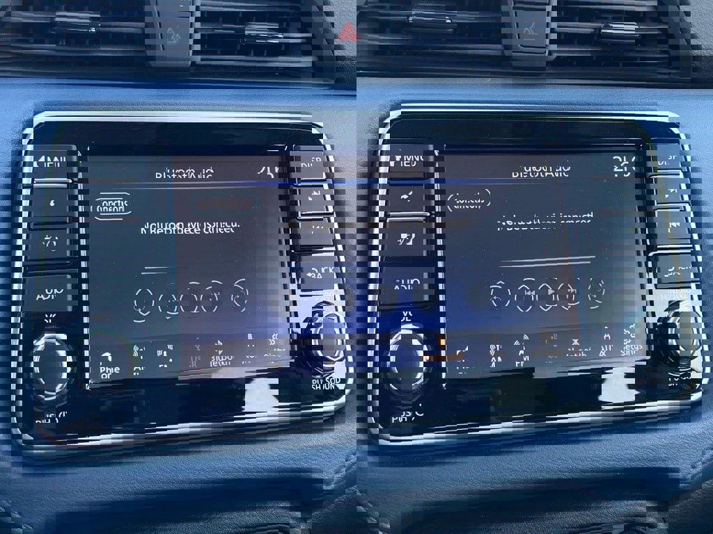 Used 2025 Nissan Versa SV image 18