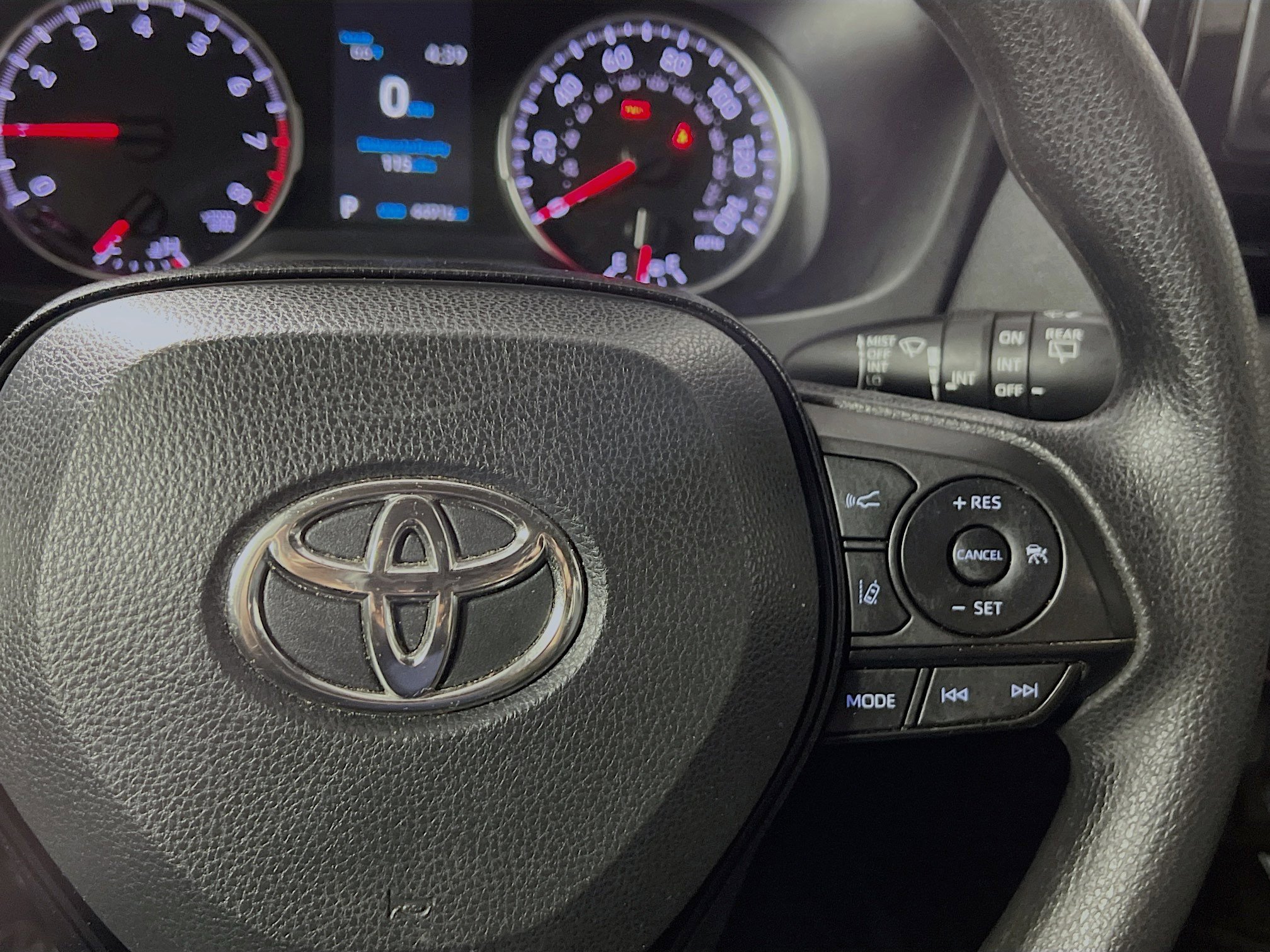 Used 2022 Toyota RAV4 XLE image 20