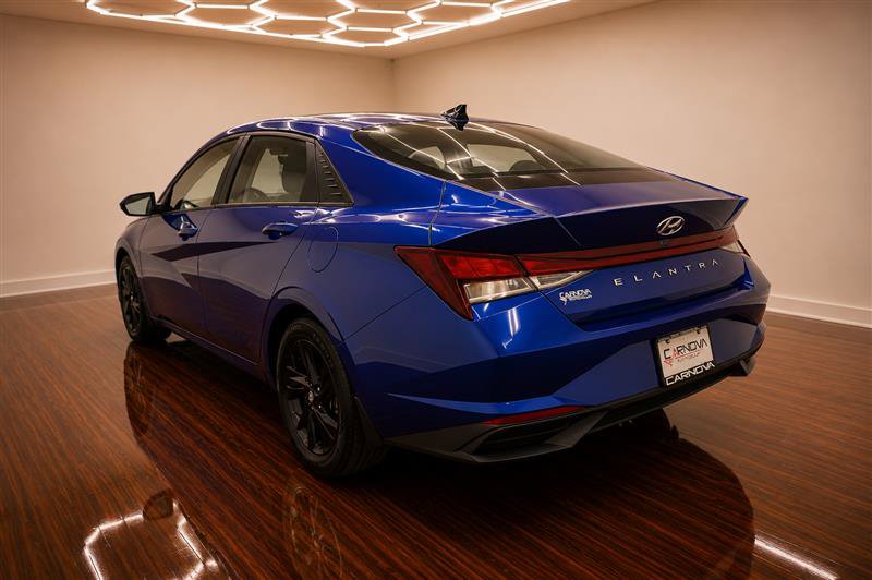 Used 2022 Hyundai Elantra SEL FWD image 3