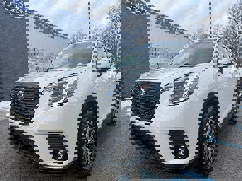 Used 2024 Subaru Forester Premium image 1